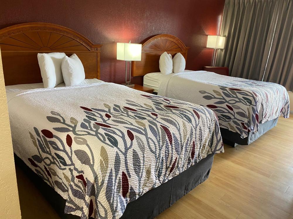 Deluxe Room with Two Double Beds Disability Access Non-Smoking interior