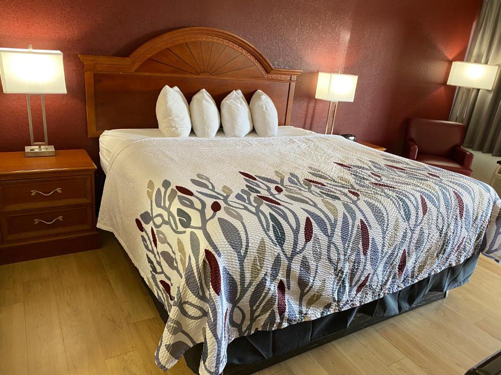 Superior King Room - Non-Smoking interior